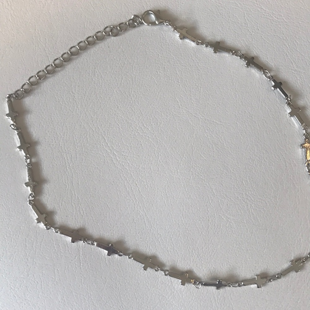 Cross choker - Picture 2 of 3
